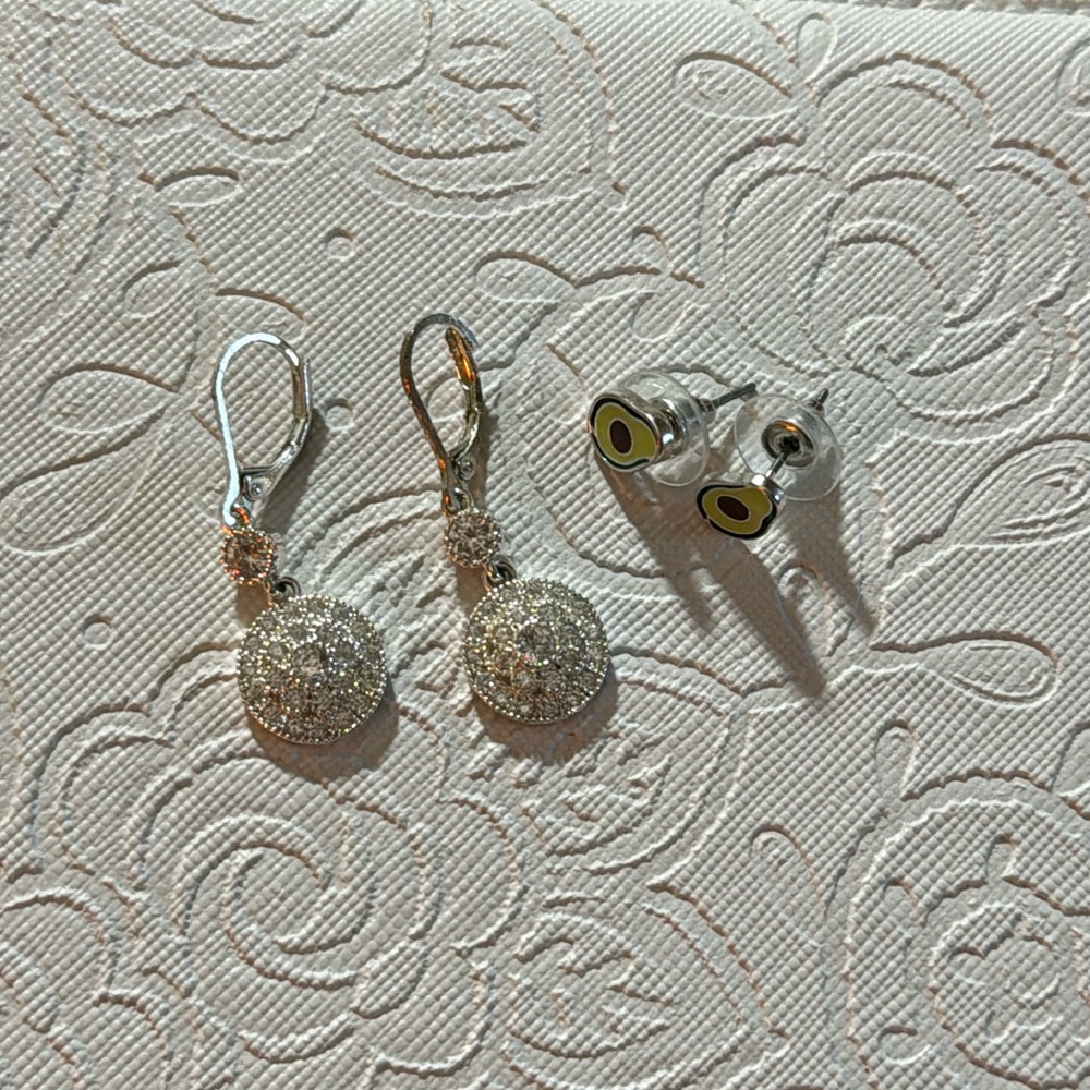 2 pairs earrings